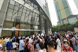 催收上门天天蹲守：揭秘催收行业的困境与应对策略